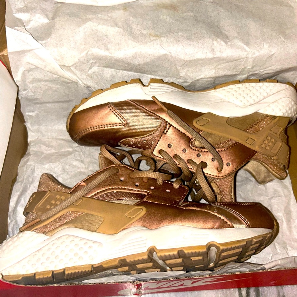 Nike air huarache rose gold